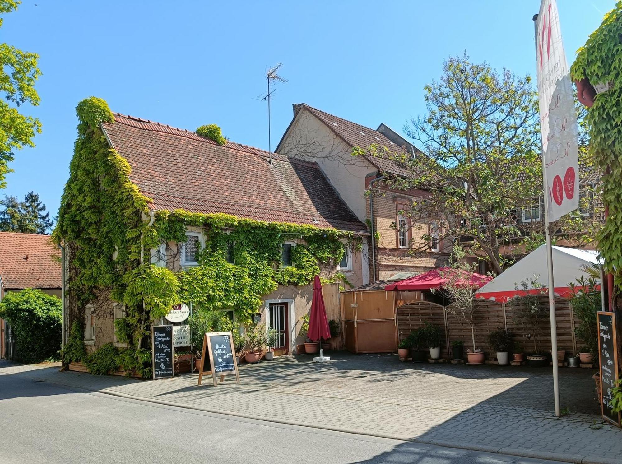 Weingut Weinstube Weinhotel Wolf Harxheim Exterior foto